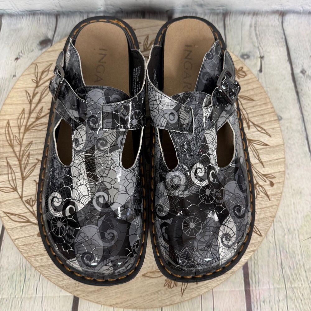 Ingaro Mary Jane Mule Women Size 7.5 Gray Patent Leather Abstract Artsy Shoes